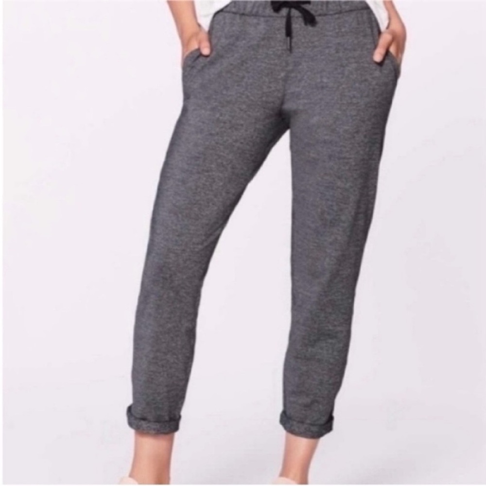 Lululemon Athletica Pants On The Fly Pants 28" size 4